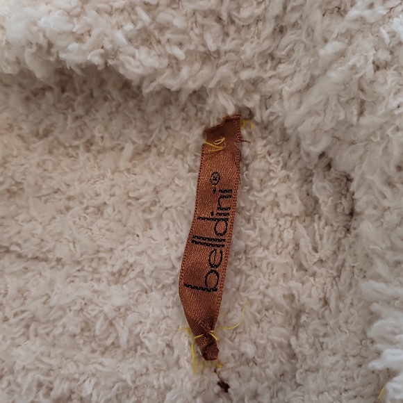 Sweater - Picture 5 of 6